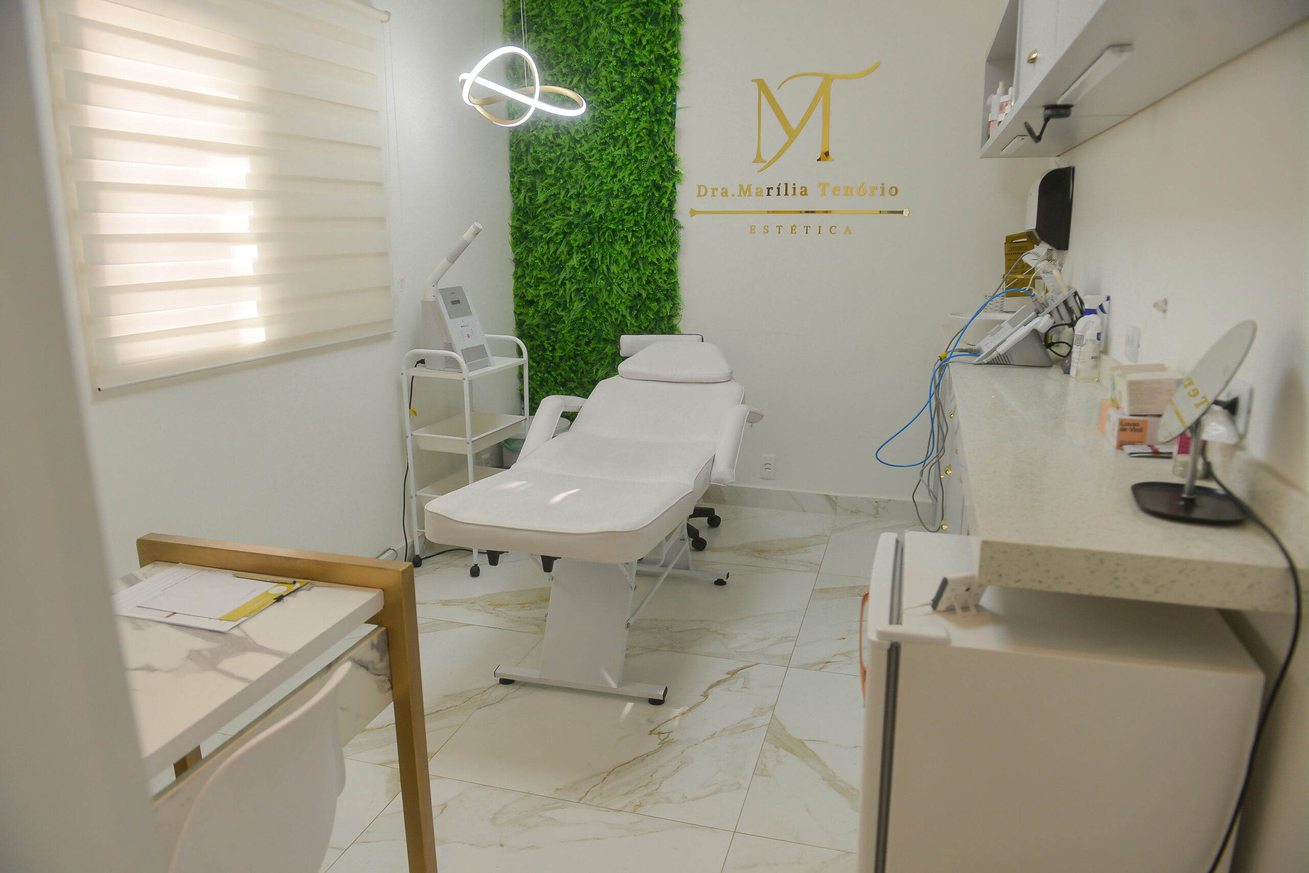 B3EA8C4C-A9F8-4C77-9151-985123C0D662