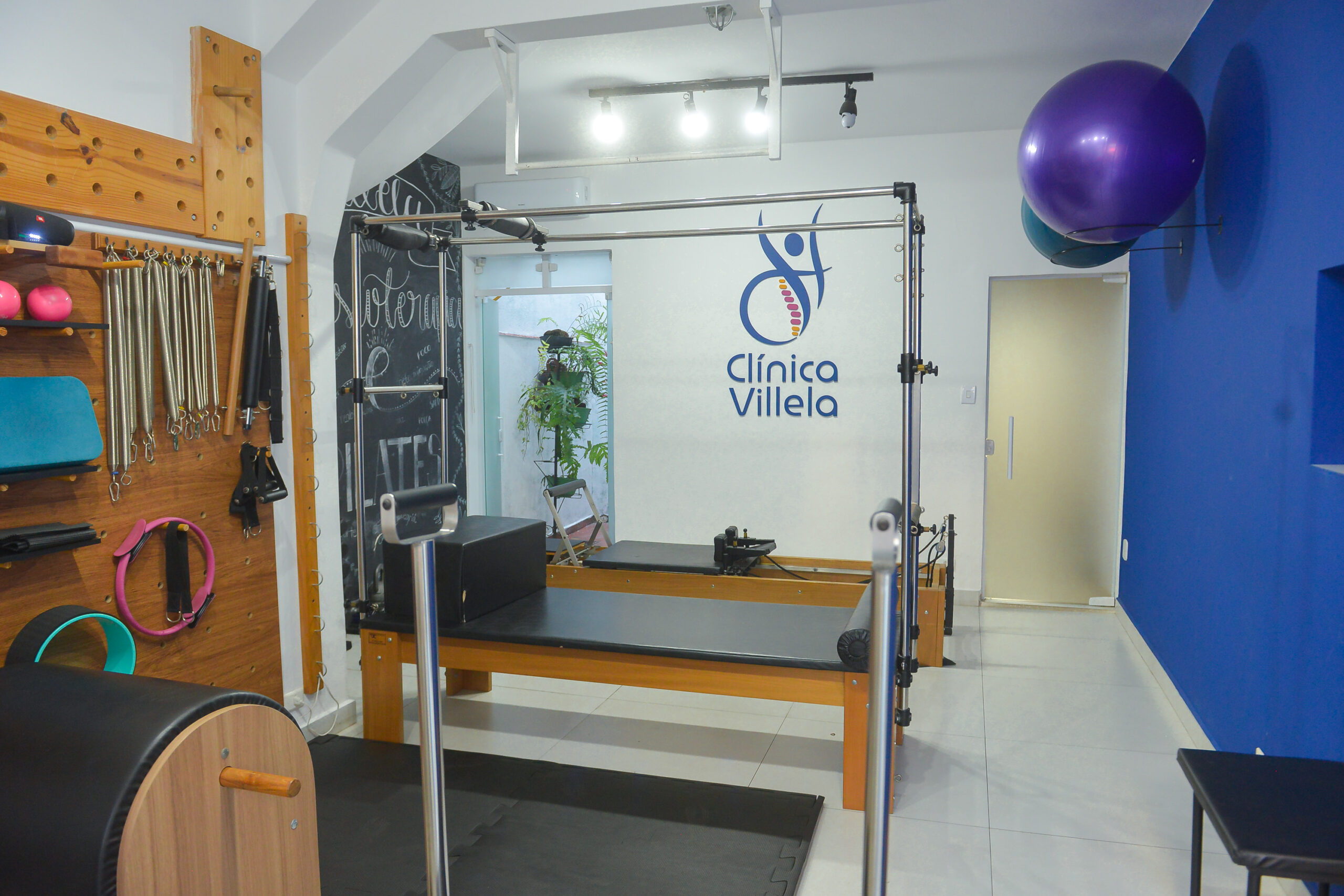 EEDFBB13-32C4-44A7-B5E5-43146657A5A1